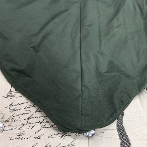 La Blanca Island Goddess Twist Front Keyhole Swimsuit - Picture 5 of 8